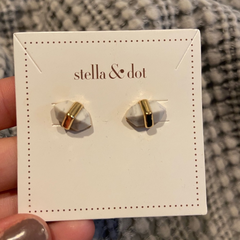 Rebel studs